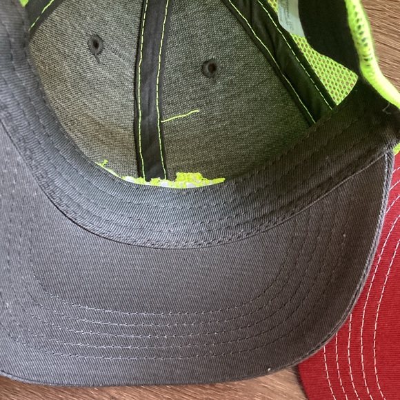 Bundle of 2 Pre Owned Youth Quray Colorado’s The Broadmoor Hats - Picture 4 of 10